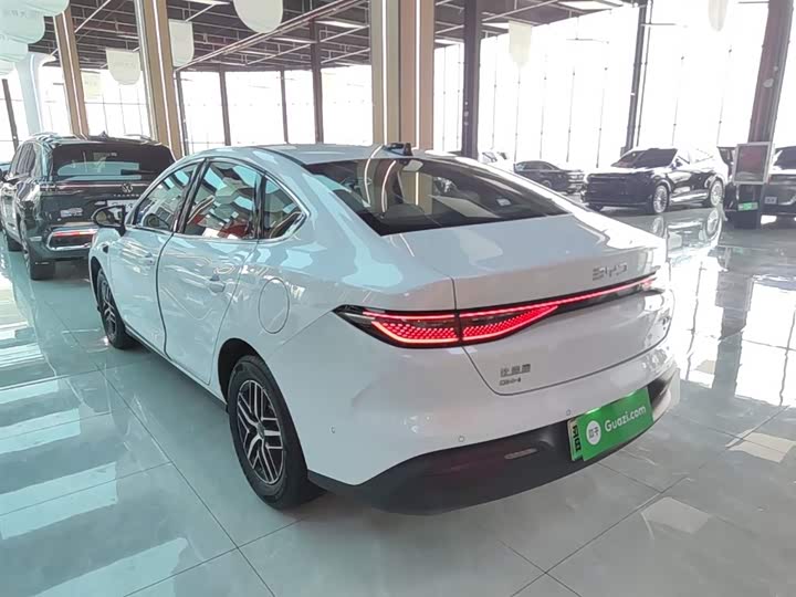BYD Seal 05 DM-i Hybrid 2025 2025款 DM-i 智驾版 120KM旗舰型