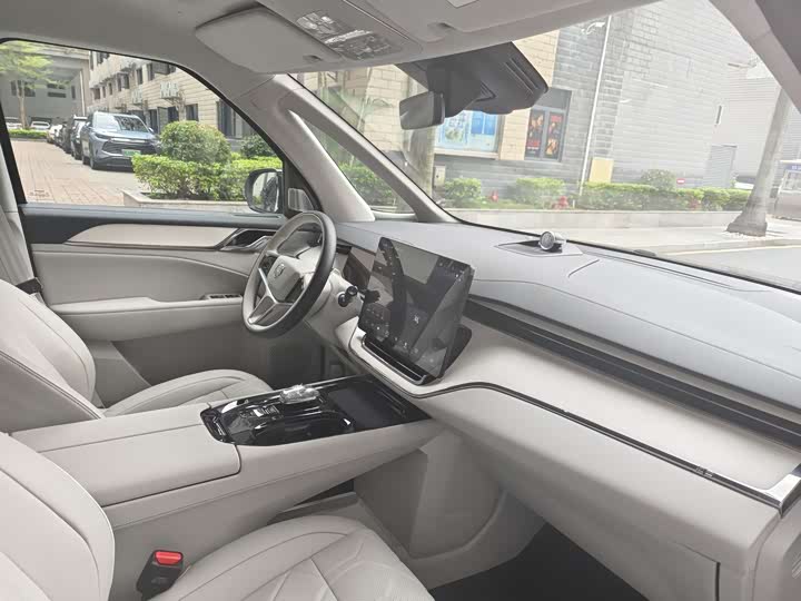 Volvo EM90 2025 2025款 Ultra 六座