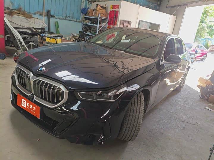 Фото 1 - BMW 5 Series