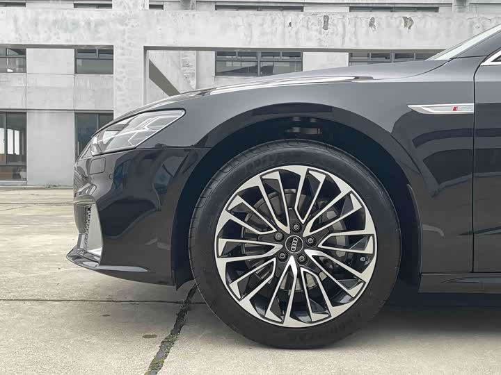 2025 Audi A7L