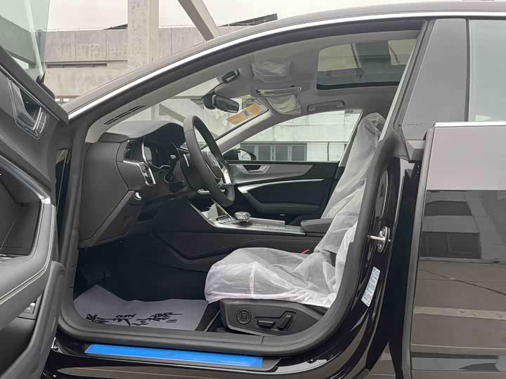 2025 Audi A7L