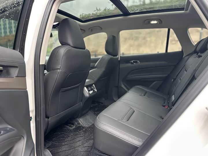Фото 5 - Ford Equator Sport