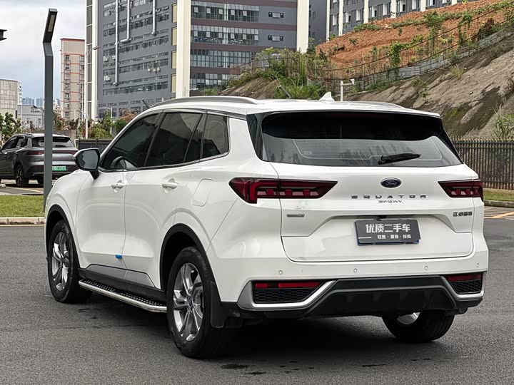 Фото 9 - Ford Equator Sport