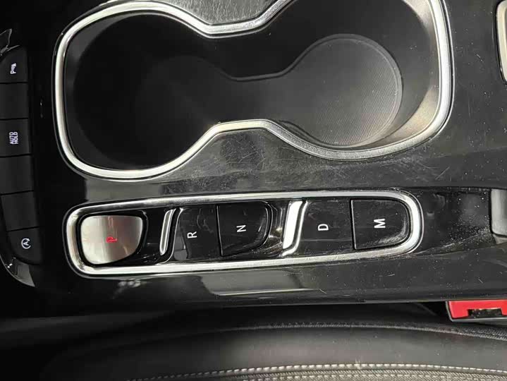 Фото 8 - Buick Envision Plus