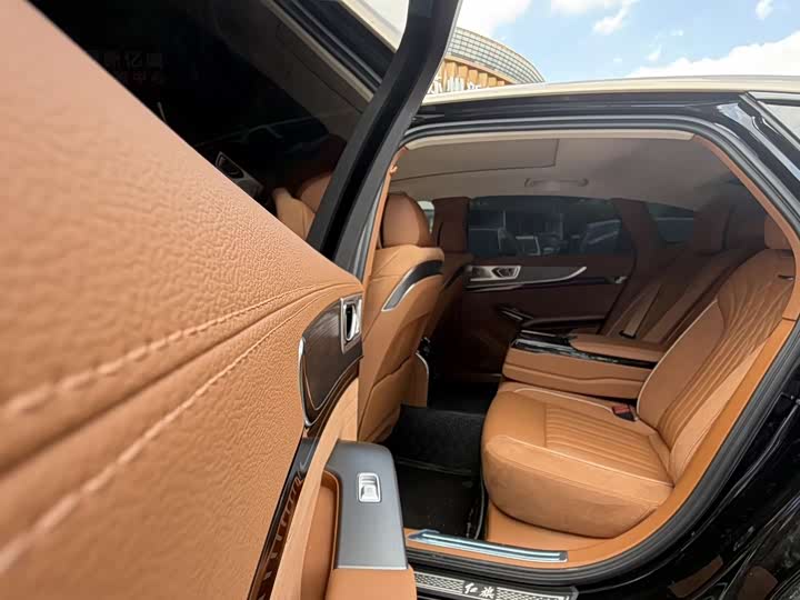 Photo 6 - Hongqi H9