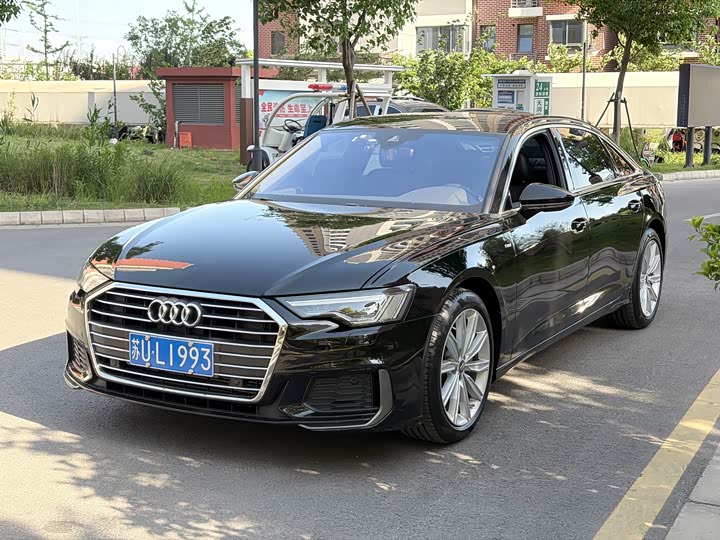 Фото 1 - Audi A6L