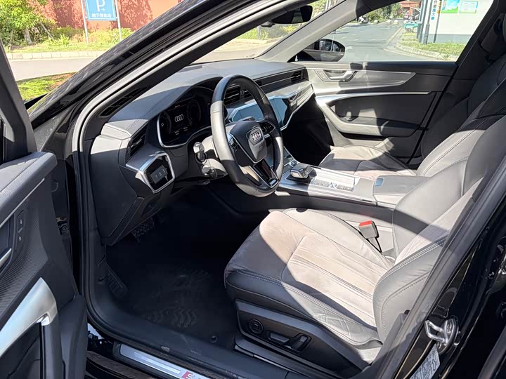 Фото 4 - Audi A6L