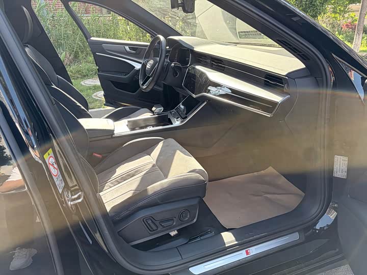Фото 6 - Audi A6L