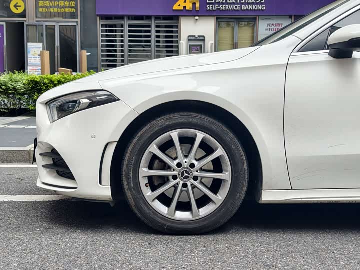 Фото 4 - Mercedes-Benz A-Class