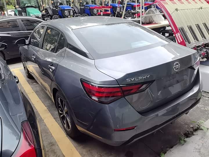 Фото 5 - Nissan Sylphy