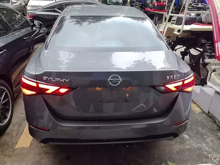 Фото 6 - Nissan Sylphy