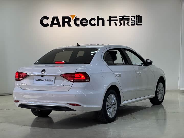 Фото 4 - Volkswagen Lavida