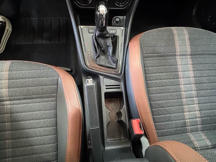 Фото 9 - Volkswagen Lavida
