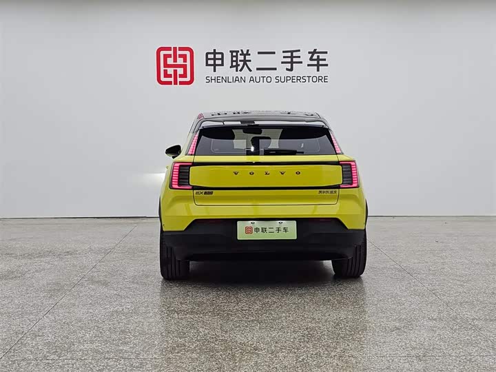 Volvo EX30 2025 2025款 双电机四驱高性能版 Ultra