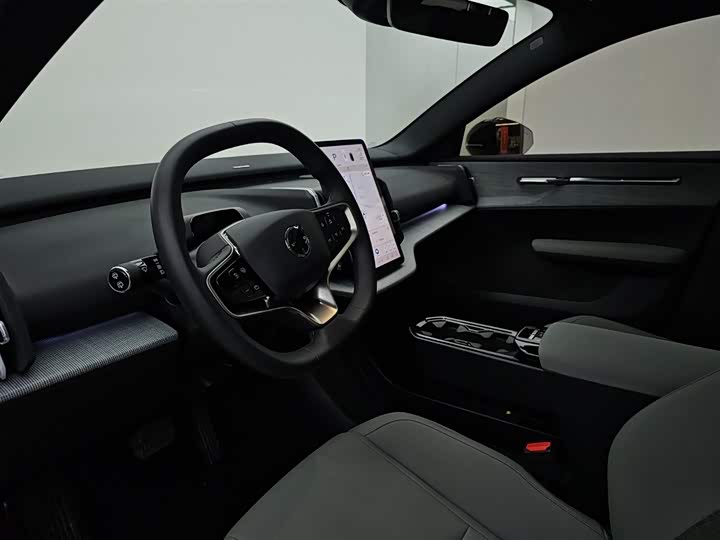 Volvo EX30 2025 2025款 双电机四驱高性能版 Ultra