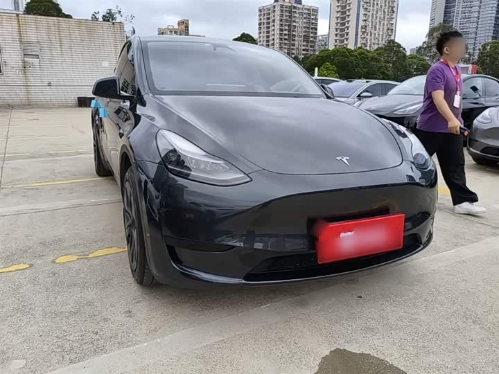 Фото 4 - Tesla Model Y
