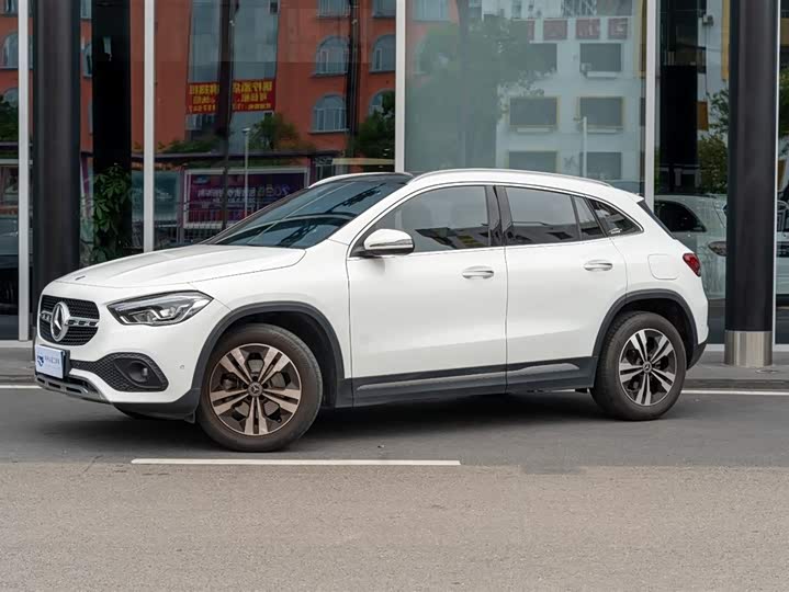 Фото 2 - Mercedes-Benz GLA-Class