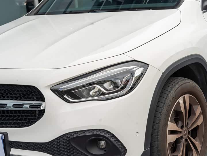 Фото 4 - Mercedes-Benz GLA-Class