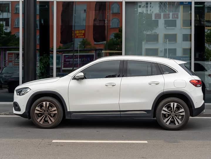 Фото 8 - Mercedes-Benz GLA-Class