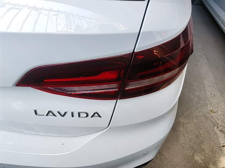 Фото 8 - Volkswagen Lavida