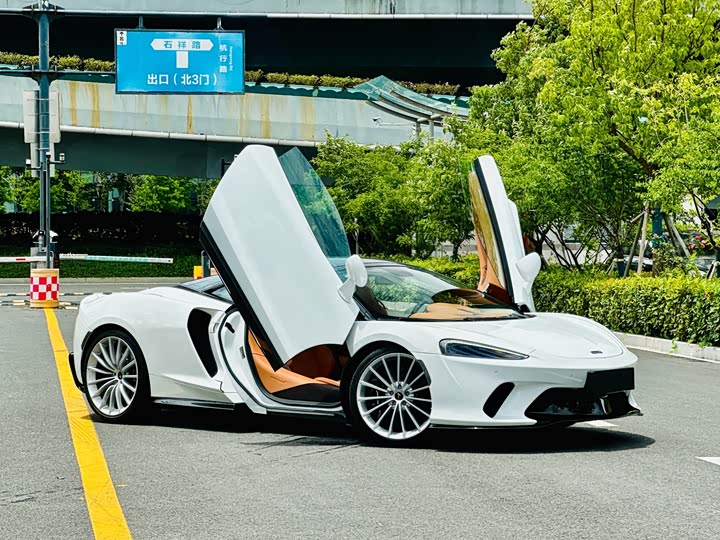 Фото 6 - McLaren GT
