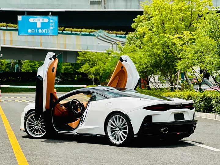 Фото 9 - McLaren GT