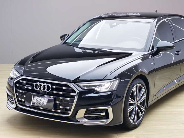 Фото 6 - Audi A6L