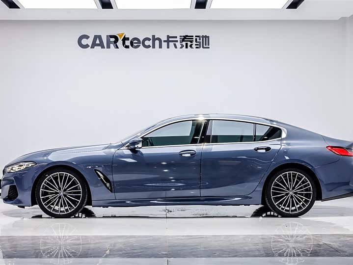 Фото 3 - BMW 8 Series