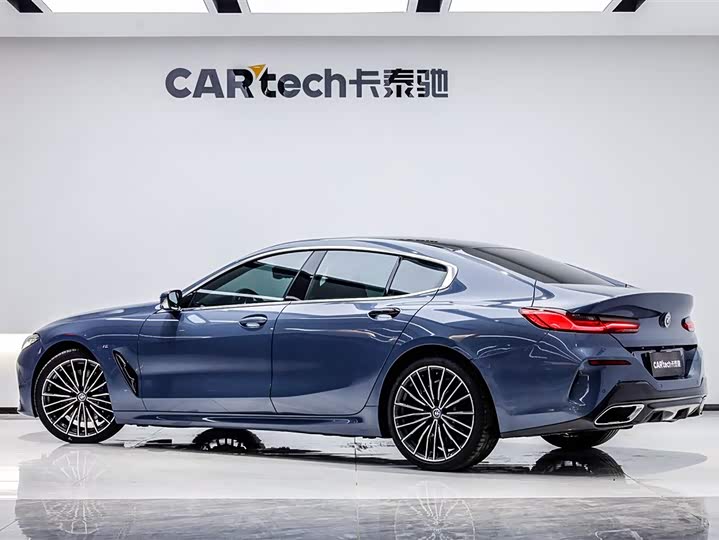 Фото 4 - BMW 8 Series