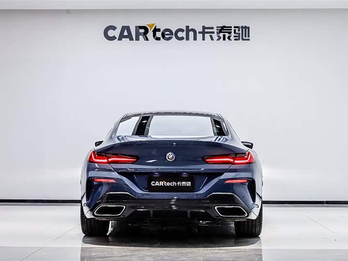 Фото 5 - BMW 8 Series