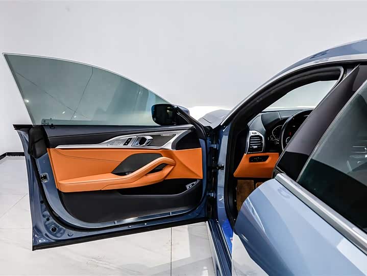Фото 8 - BMW 8 Series
