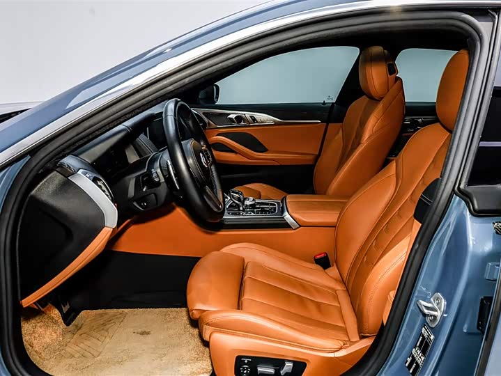 Фото 9 - BMW 8 Series