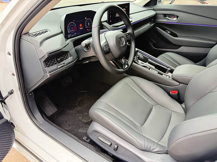 Honda Accord 2025 2025款 运动系列 260TURBO 豪华版