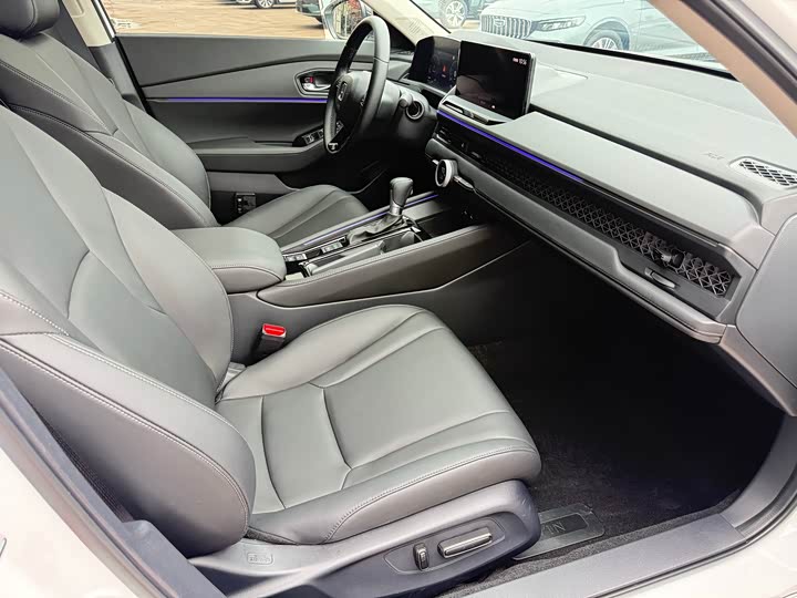 Honda Accord 2025 2025款 运动系列 260TURBO 豪华版