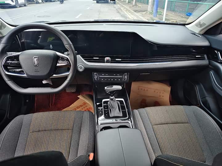 Bestune B70 2025 2025款 龙耀版 1.5T 质享型