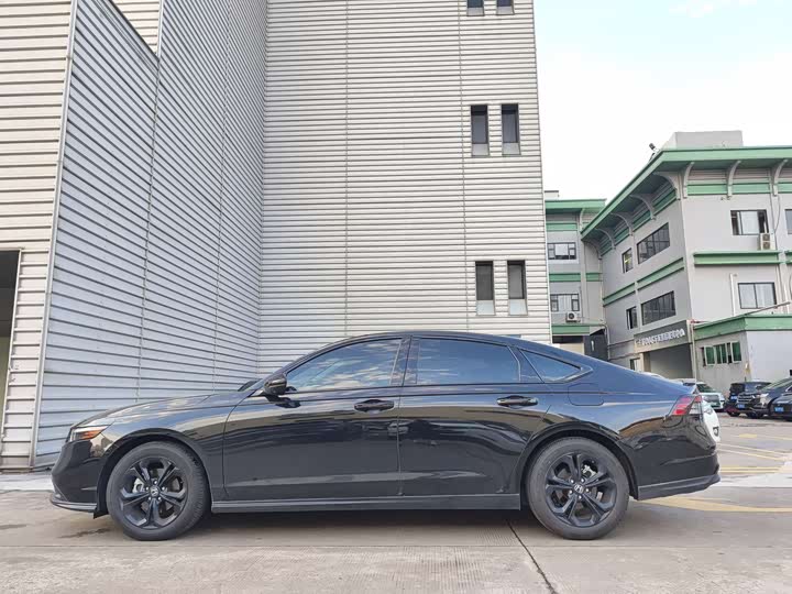 Фото 2 - Honda Accord