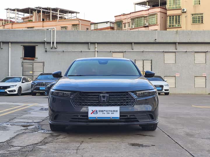 Фото 4 - Honda Accord
