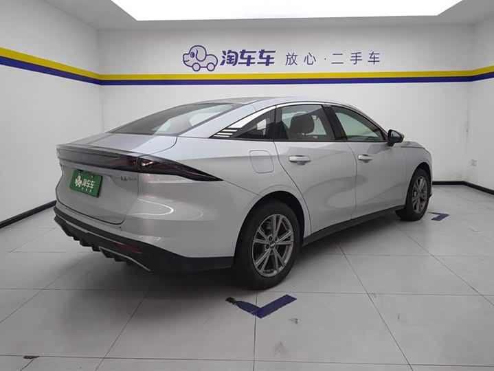 Фото 3 - Geely Galaxy L6