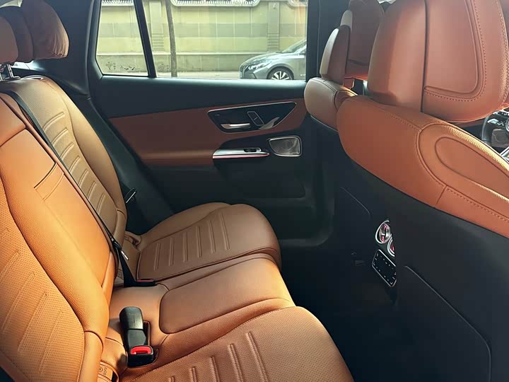 Фото 8 - Mercedes-Benz GLC-Class