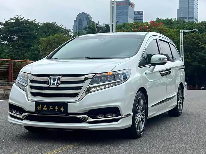 Фото 1 - Honda Elysion