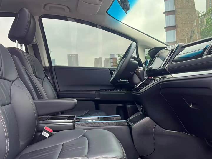 Фото 9 - Honda Elysion