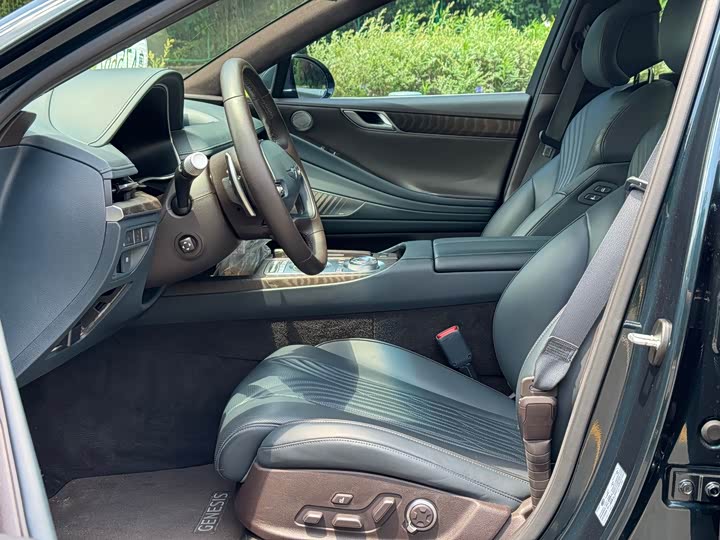 Genesis G80 2023 2023款 2.5T 后驱旗舰版