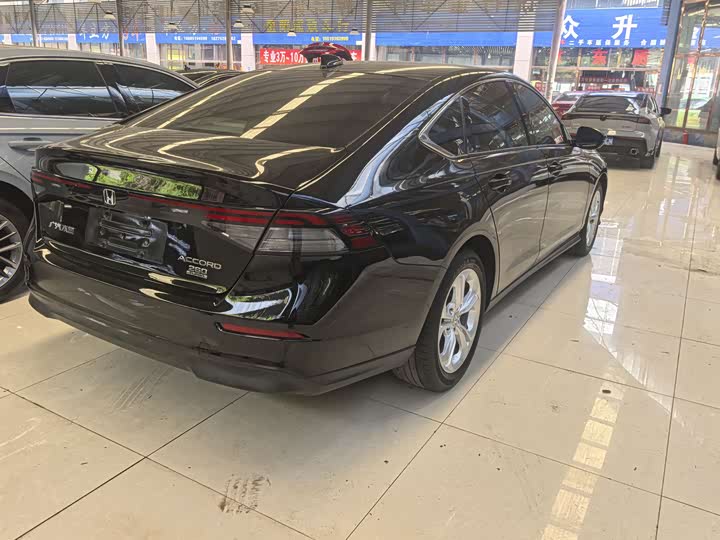 Zdjęcie 9 - Honda Accord