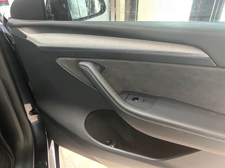 Фото 8 - Tesla Model Y