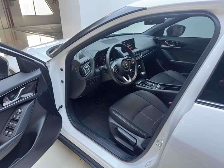 Mazda CX-4 2021 2021款 2.0L 自动两驱蓝天探索版