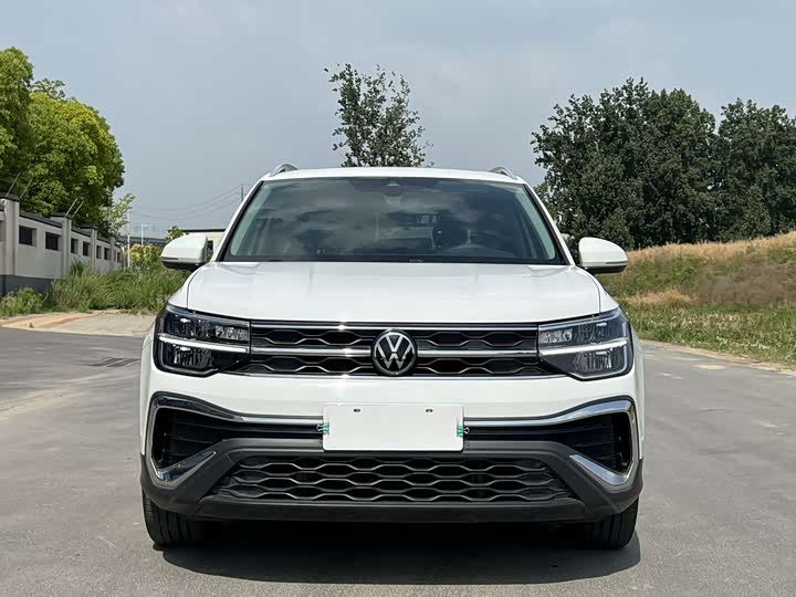Фото 2 - Volkswagen Tharu
