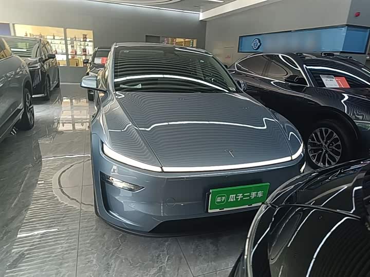 Zdjęcie 3 - Tesla Model Y