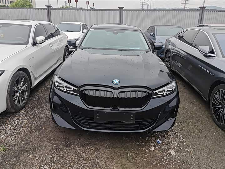 Фото 2 - BMW i3