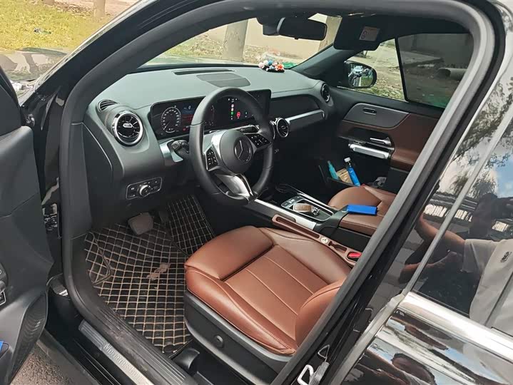Фото 9 - Mercedes-Benz GLB-Class