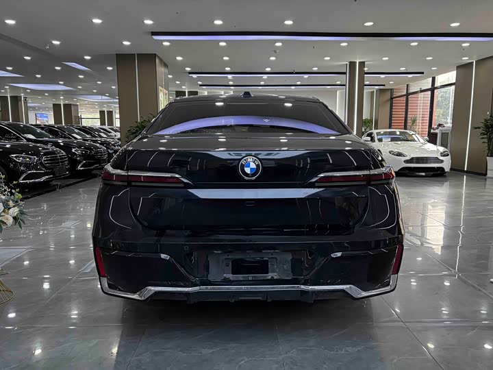 Фото 6 - BMW 7 Series
